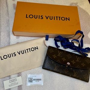 Louis Vuitton Emilie Wallet Pink
